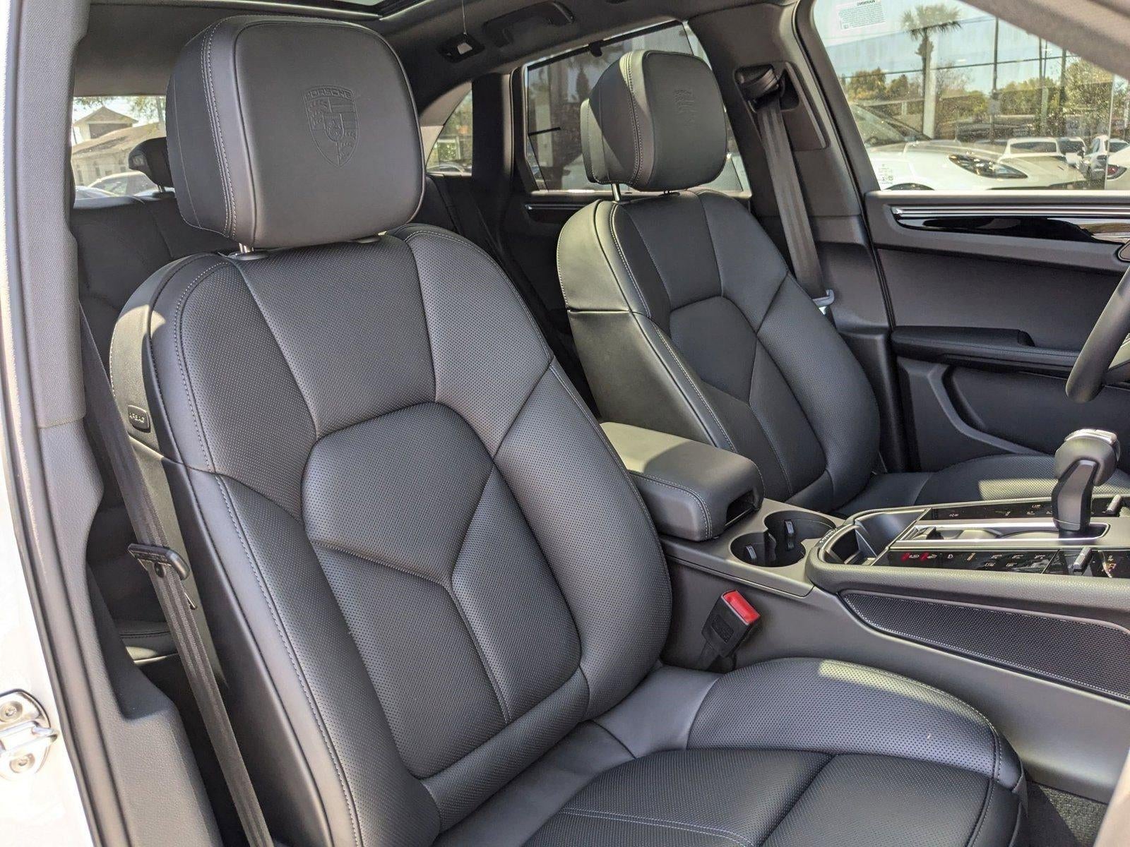 2025 Porsche Macan AWD