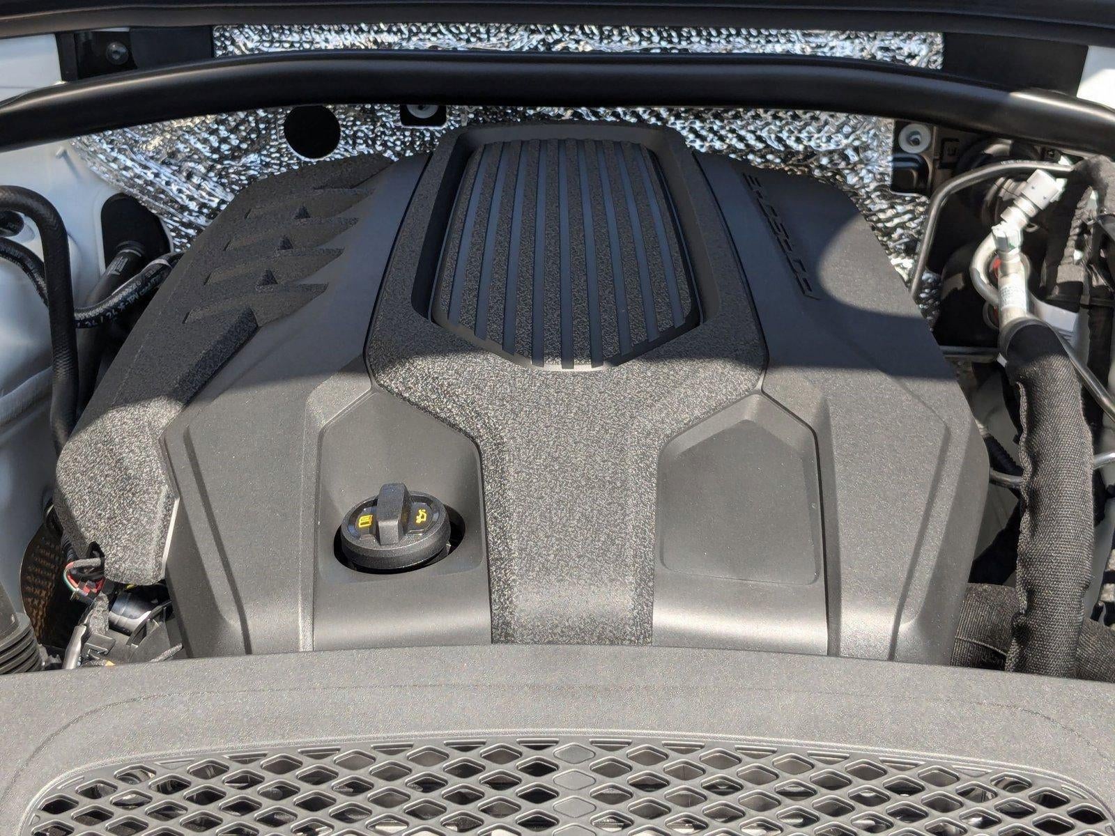 2025 Porsche Macan AWD