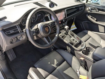 2025 Porsche Macan AWD