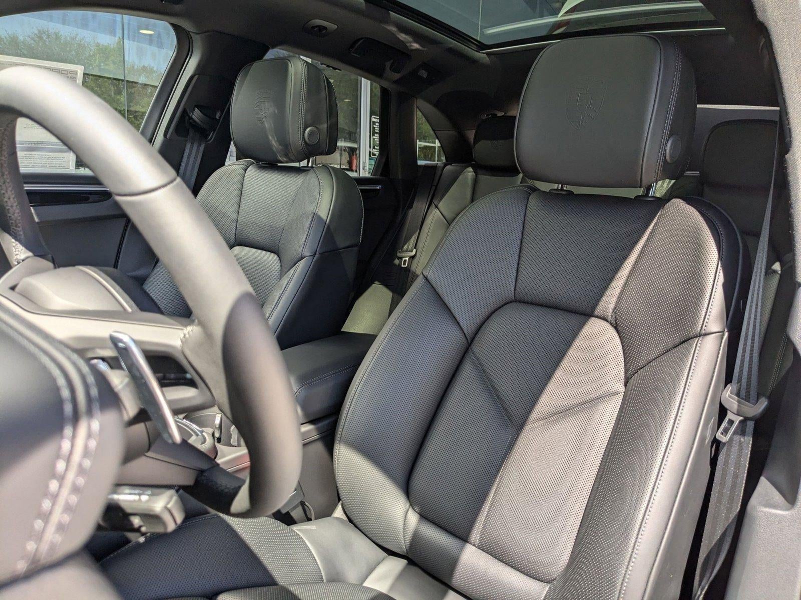 2025 Porsche Macan AWD