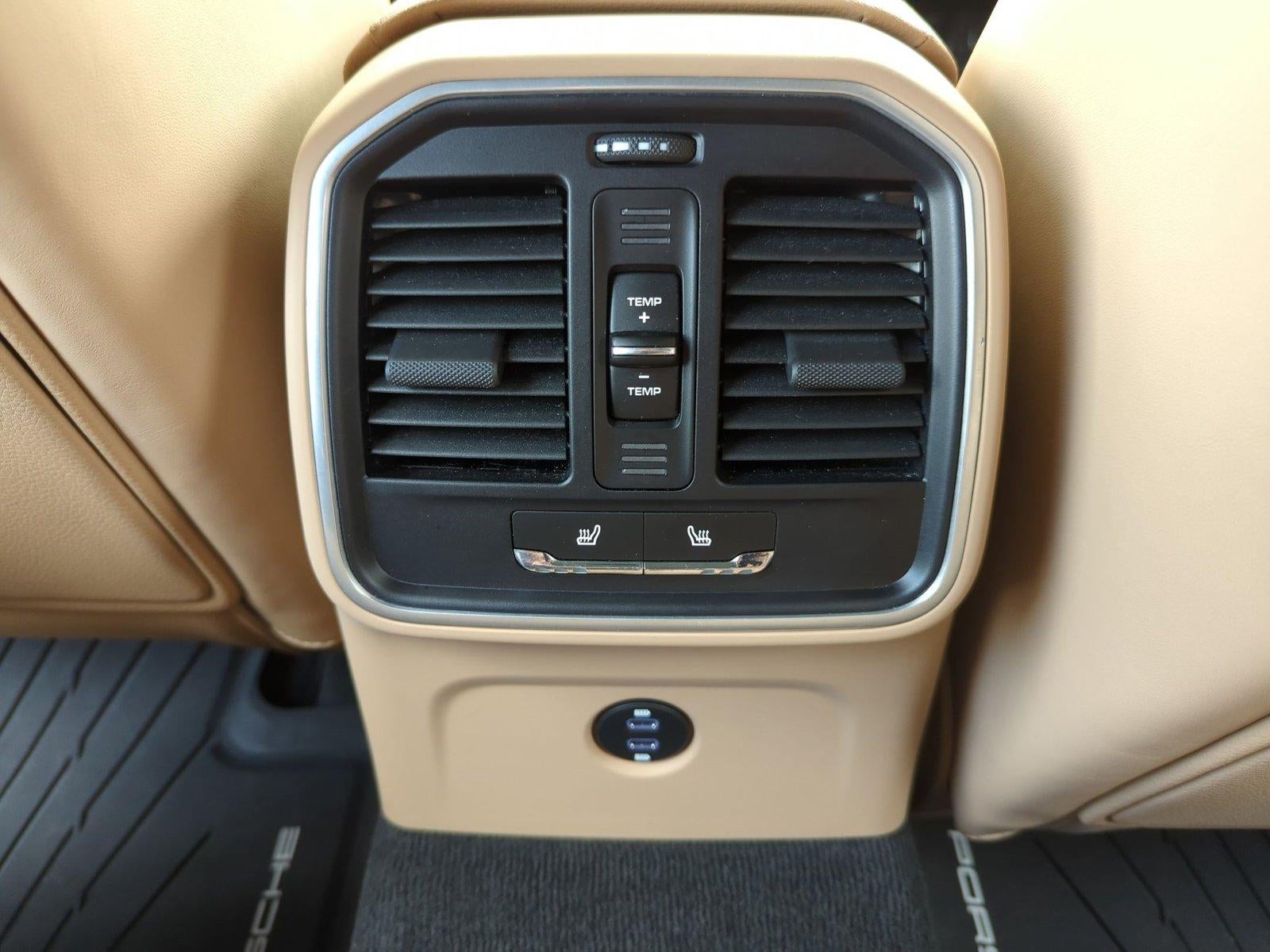2023 Porsche Macan AWD