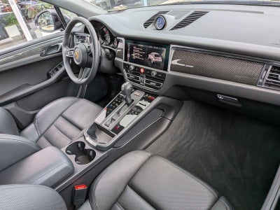 2025 Porsche Macan AWD