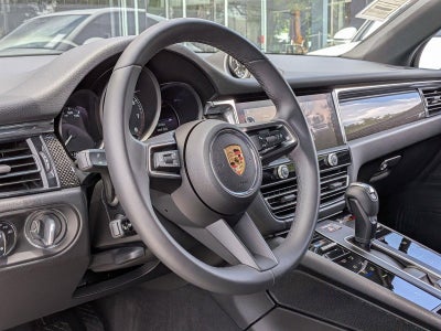 2025 Porsche Macan AWD
