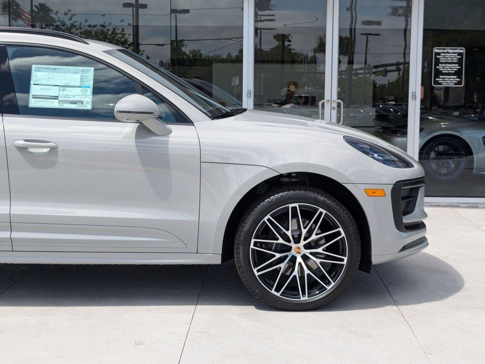 2025 Porsche Macan AWD