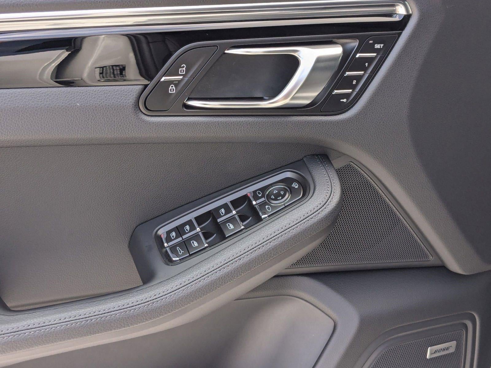 2025 Porsche Macan AWD