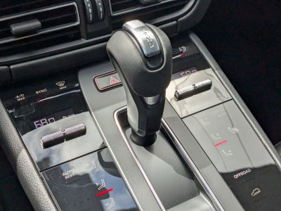 2025 Porsche Macan AWD