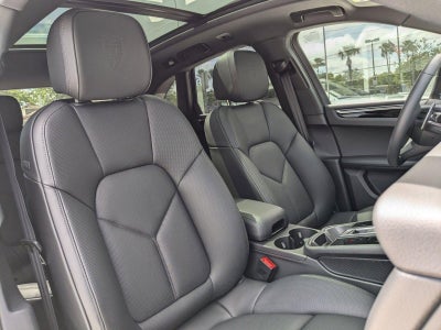 2025 Porsche Macan AWD