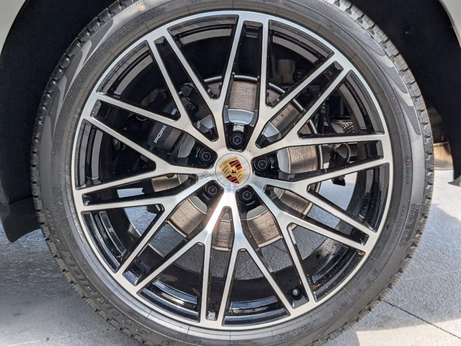 2025 Porsche Macan AWD