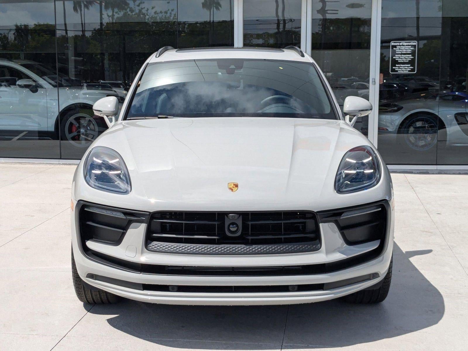 2025 Porsche Macan AWD