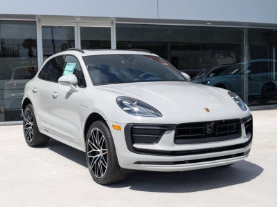 2025 Porsche Macan AWD