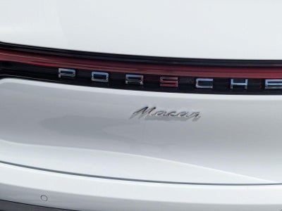 2026 Porsche Macan AWD