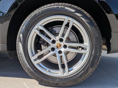 2021 Porsche Macan AWD