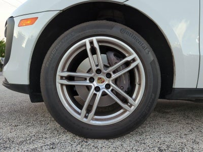 2023 Porsche Macan AWD