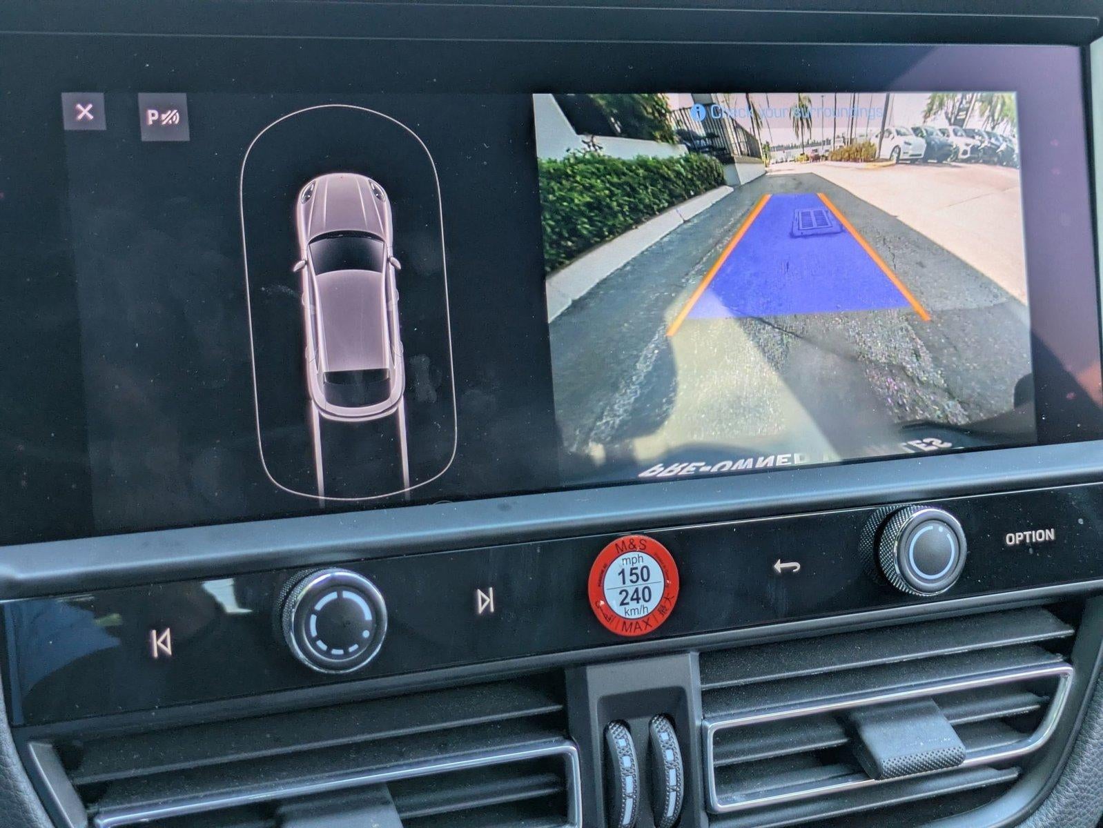 2023 Porsche Macan AWD