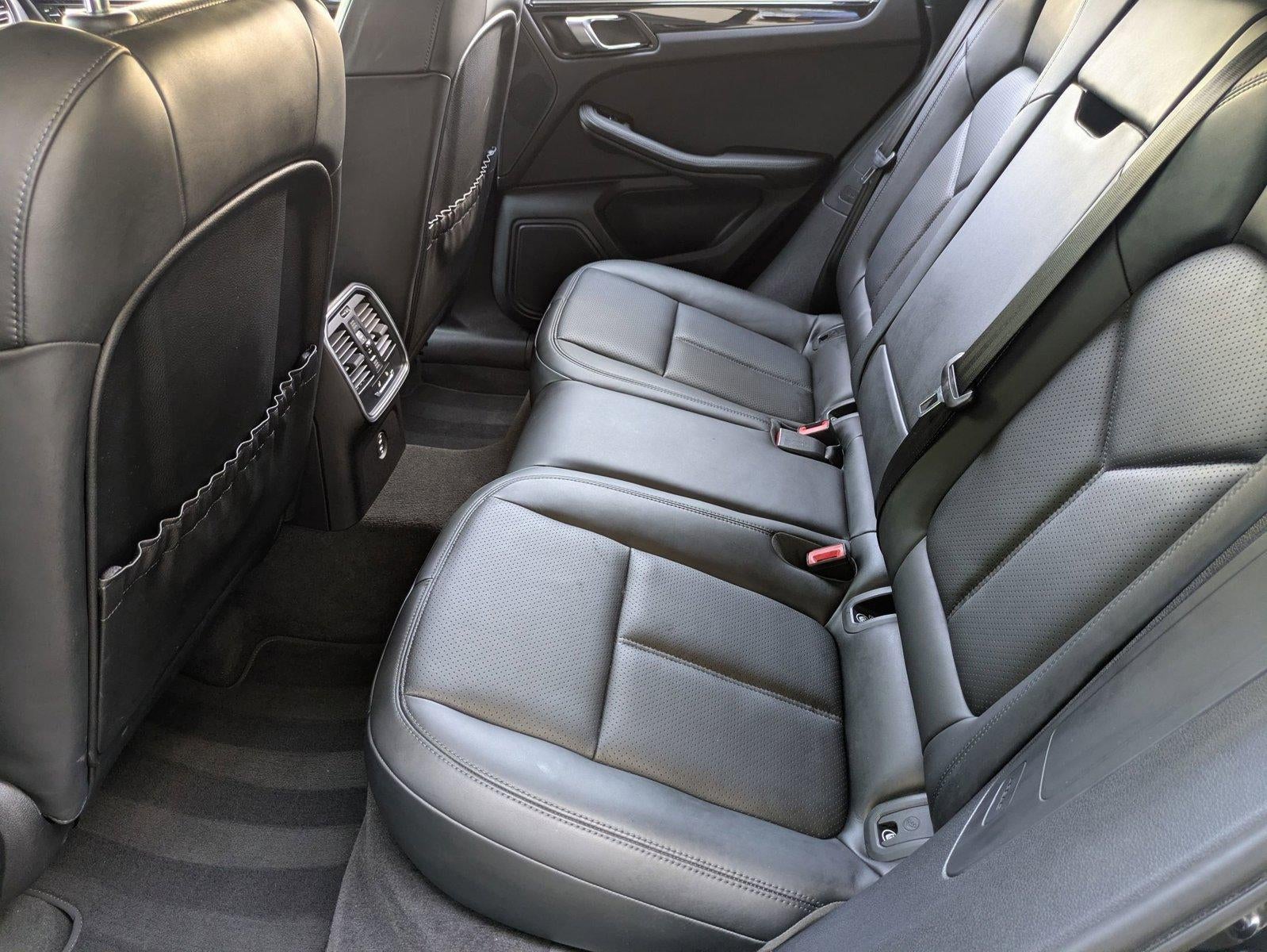 2023 Porsche Macan AWD