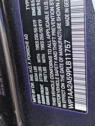 2023 Porsche Macan AWD