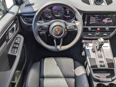 2025 Porsche Macan AWD