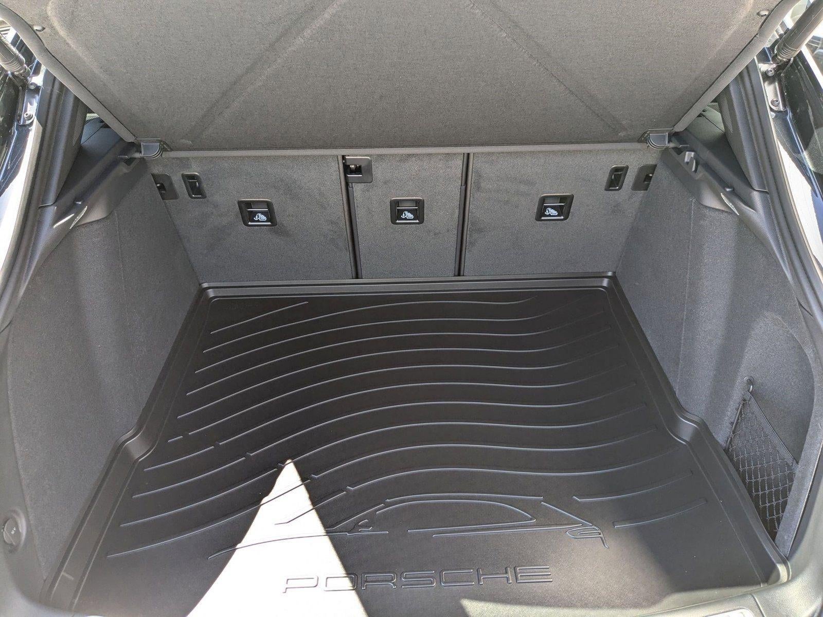 2025 Porsche Macan AWD