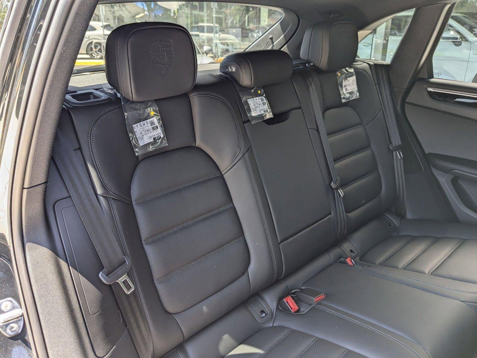 2025 Porsche Macan AWD