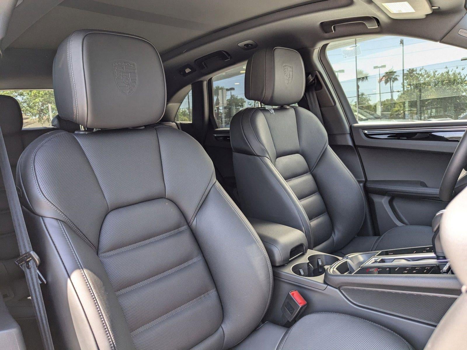 2025 Porsche Macan AWD