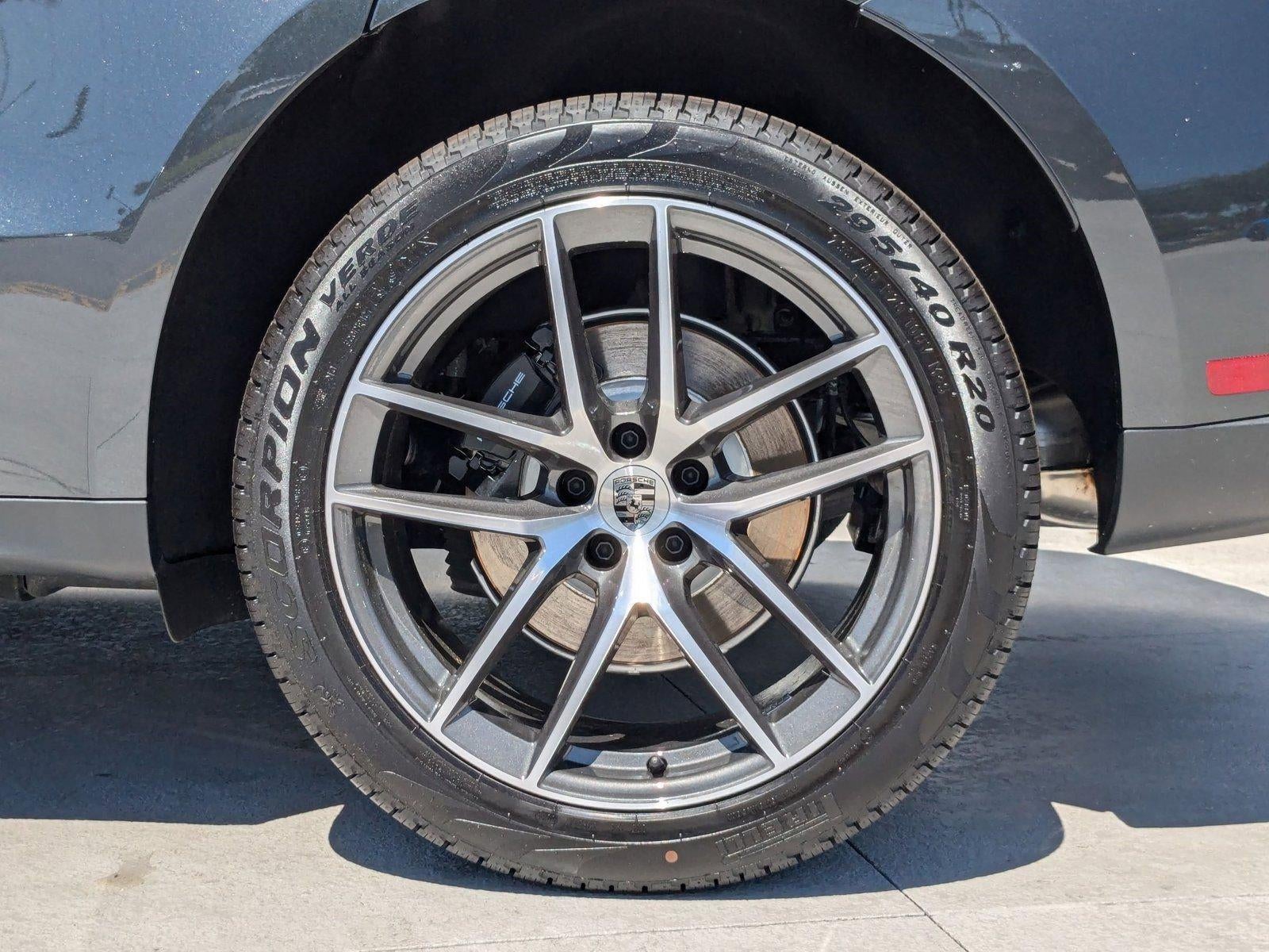 2025 Porsche Macan AWD