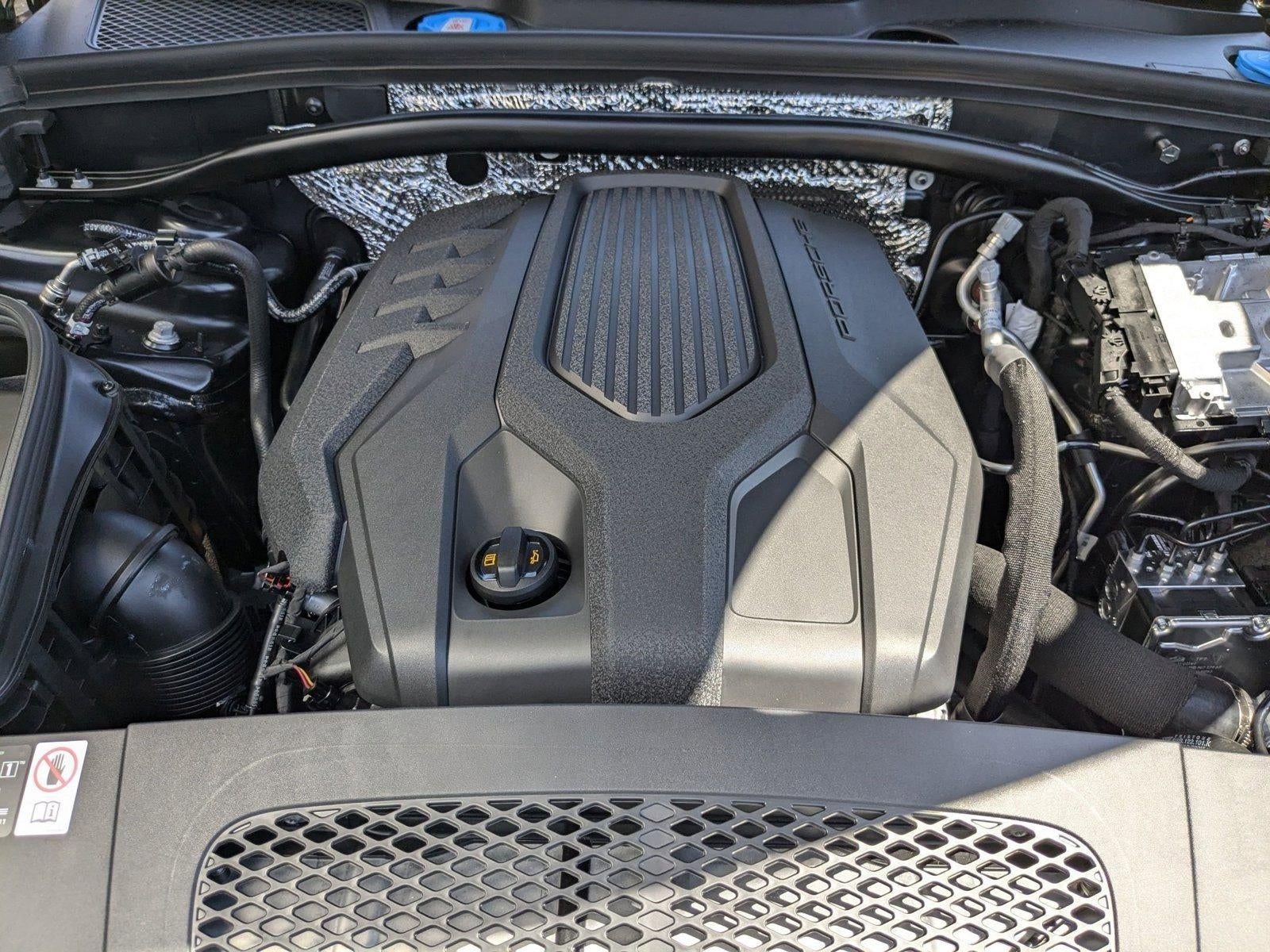 2025 Porsche Macan AWD