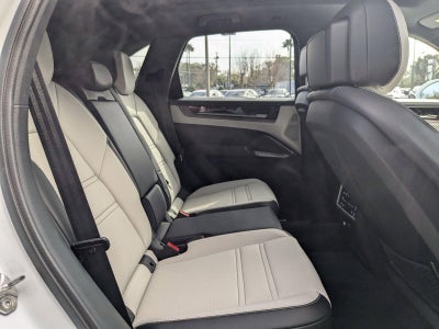 2025 Porsche Cayenne AWD