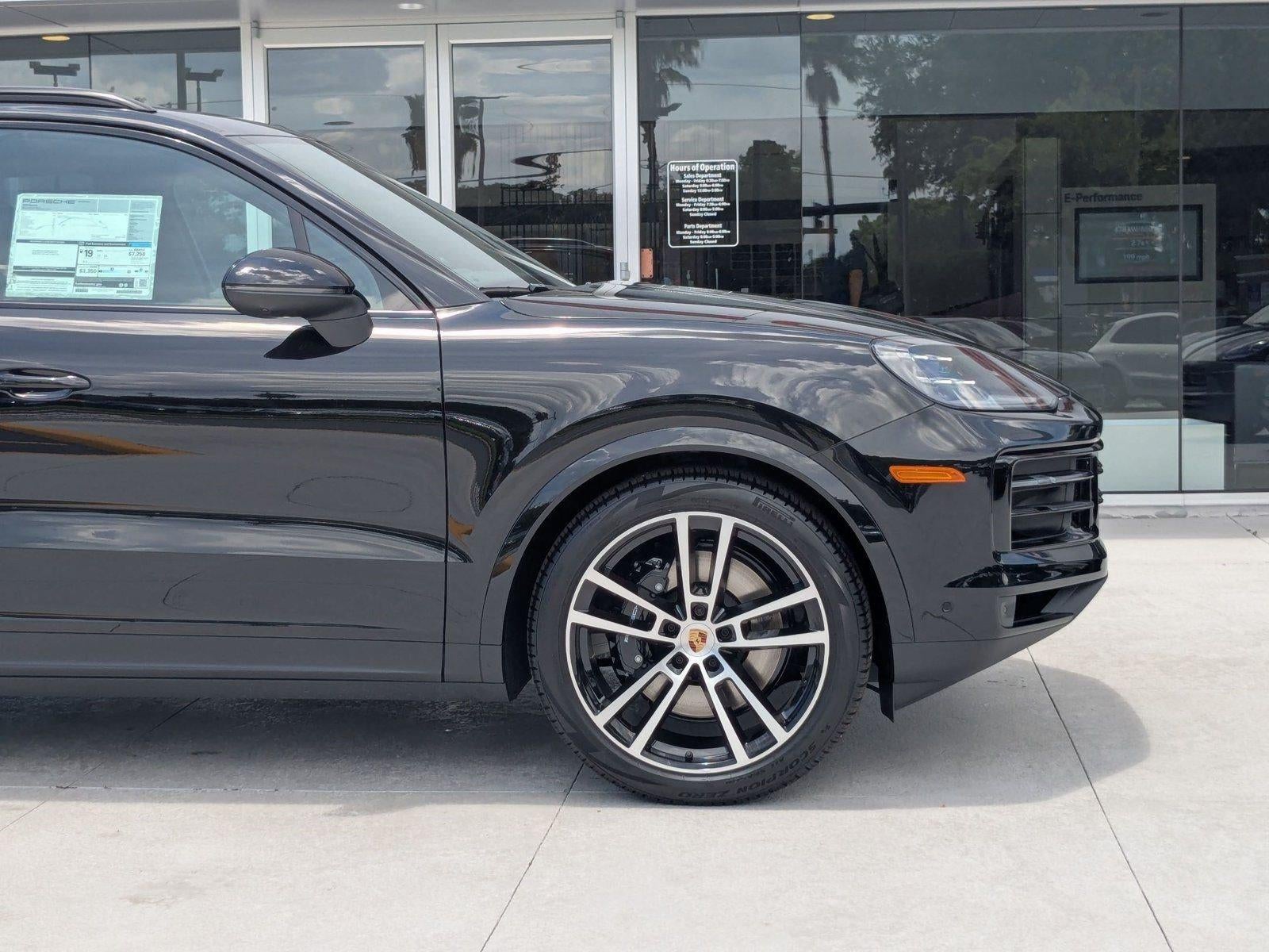2025 Porsche Cayenne AWD