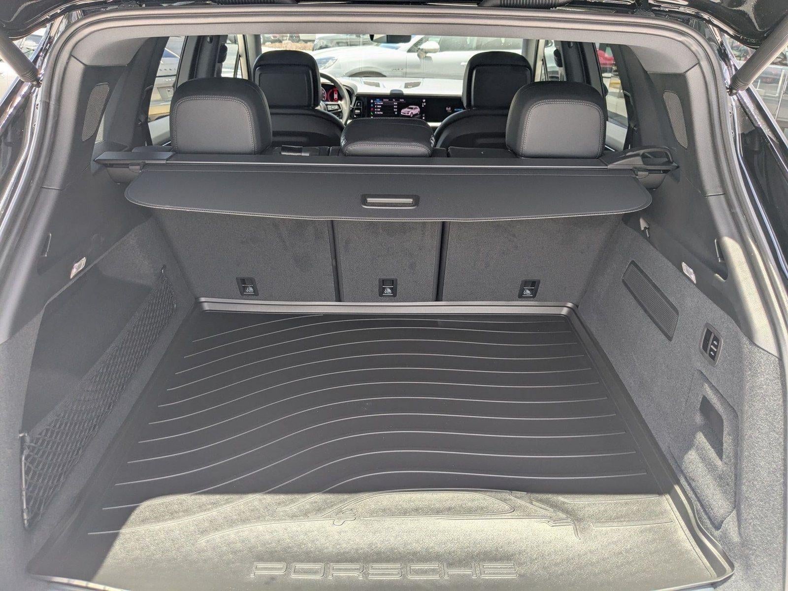 2025 Porsche Cayenne AWD