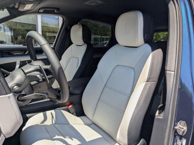 2025 Porsche Cayenne AWD