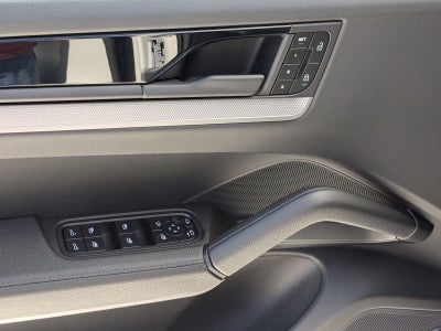 2025 Porsche Cayenne AWD