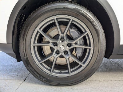 2025 Porsche Cayenne AWD