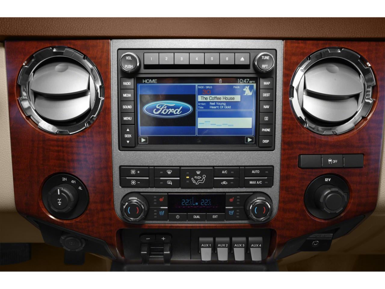 2015 Ford Super Duty F-350 DRW 4WD Crew Cab 8 Ft Box Lariat